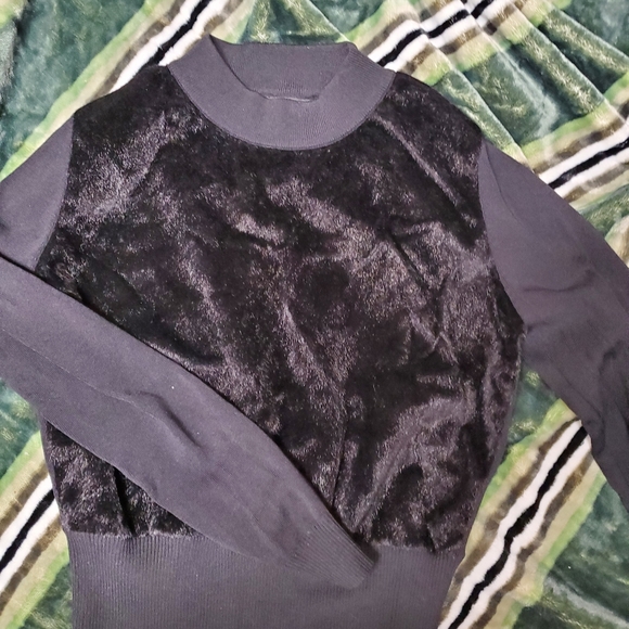 Sweater - Picture 2 of 2